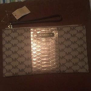 Micheal Kors clutch